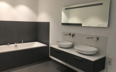 Salle de bain en noir et blanc